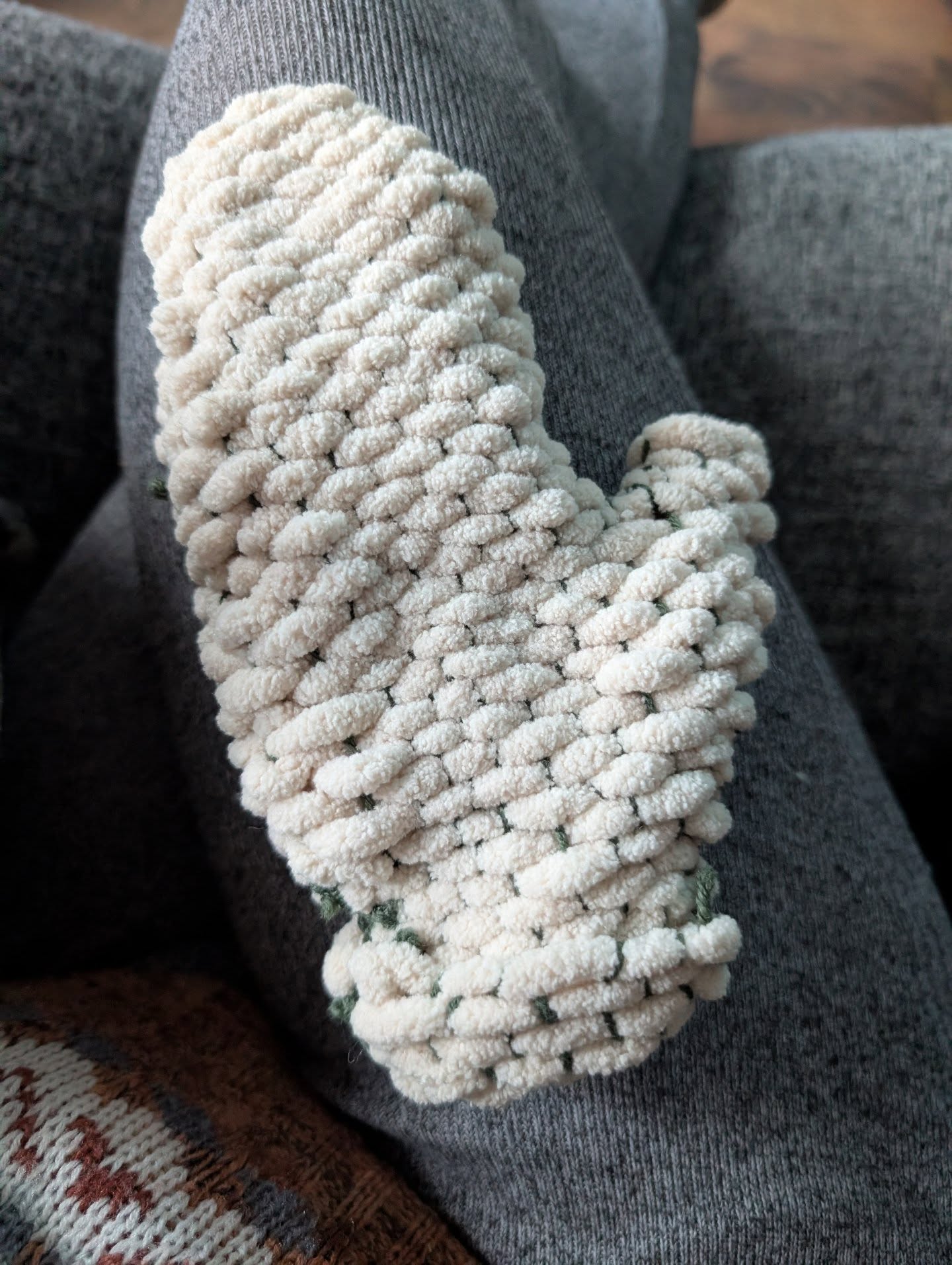 This little homemade mitten didn’t turn out the way I planned. It didn’t fit, the shape was off, and for a moment I felt that familiar tug of frustration.
But instead of giving up on it, I softened my expectations… and it found a new purpose as a Christmas decoration. ✨🧤

It made me think about how often our lives ask us to adapt, to loosen our grip on how things should be, and instead honour what they can become.
There is a quiet kind of courage in letting something take a different shape.
A tenderness in meeting ourselves where we are, not where we think we should be.
And a gentle magic in discovering new meaning in unexpected places.

May we all give ourselves permission to pivot, to reinterpret, and to continue creating beauty from the imperfect.
Not everything has to fit the original plan to be worthy. 💛🎄

#counsellingjourney #therapythoughts #selfcompassion #emotionalwellbeing #MindfulLiving #adaptandgrow #creativehealing #winterreflections #seasonofgentleness #ᴍᴇɴᴛᴀʟʜᴇᴀʟᴛʜᴀᴡᴀʀᴇɴᴇss